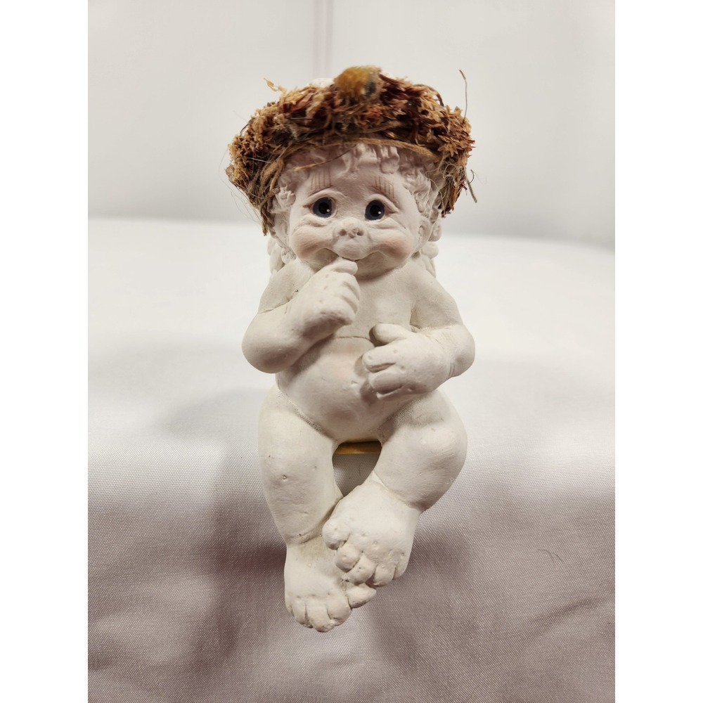 Dreamsicles 1996 "Life is Good" Sitting Cherub Angel Wreath Figurine Signed‎